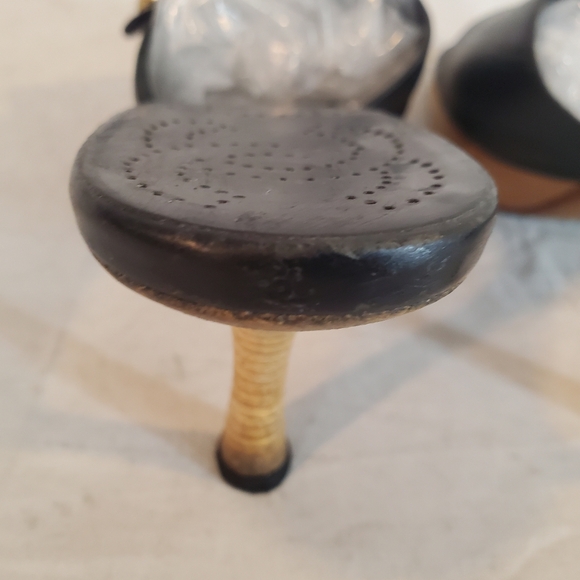 Vintage Chanel Women’s 39.5 Black Logo Leather Open Toe Sandals Heels - Picture 6 of 15